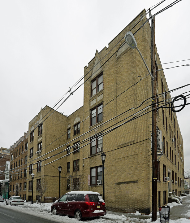 318-320 44th St in Union City, NJ - Foto de edificio