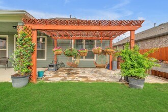 5051 Segovia Way in San Antonio, TX - Building Photo - Building Photo