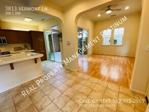 3813 Vermont Ln in Clovis, CA - Building Photo - Building Photo