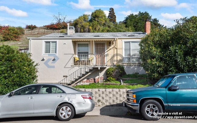 16070 Selborne Dr in San Leandro, CA - Building Photo - Building Photo