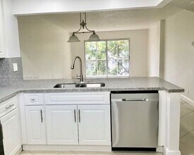 1100 NW 87th Ave in Coral Springs, FL - Building Photo - Building Photo