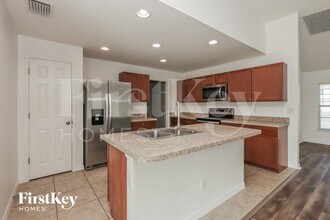 2423 NW 19th Pl in Cape Coral, FL - Building Photo - Building Photo