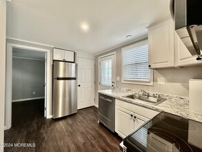 608 7th Ave-Unit -1/2 in Asbury Park, NJ - Foto de edificio - Building Photo