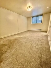 Davison Apartments in Seattle, WA - Building Photo - Interior Photo