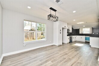 2035 Round Spring Dr in Humble, TX - Building Photo - Building Photo