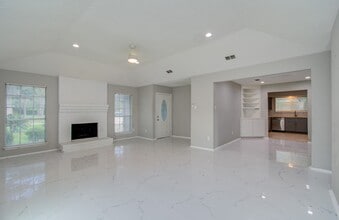 326 Fair Oak Dr in Stafford, TX - Building Photo - Building Photo