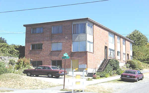 2400 S Hill St in Seattle, WA - Building Photo