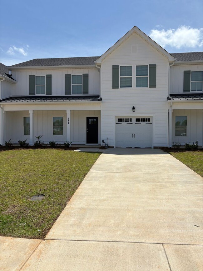 property at 131 Hunters Hill Wy
