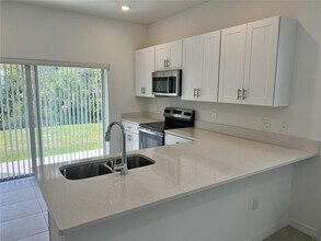 3099 Skyline Lp in Kissimmee, FL - Building Photo - Building Photo