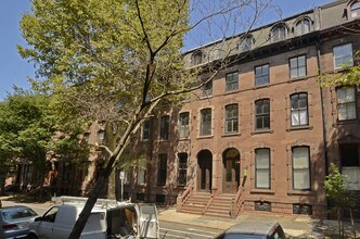 2017 Spruce St in Philadelphia, PA - Foto de edificio - Building Photo
