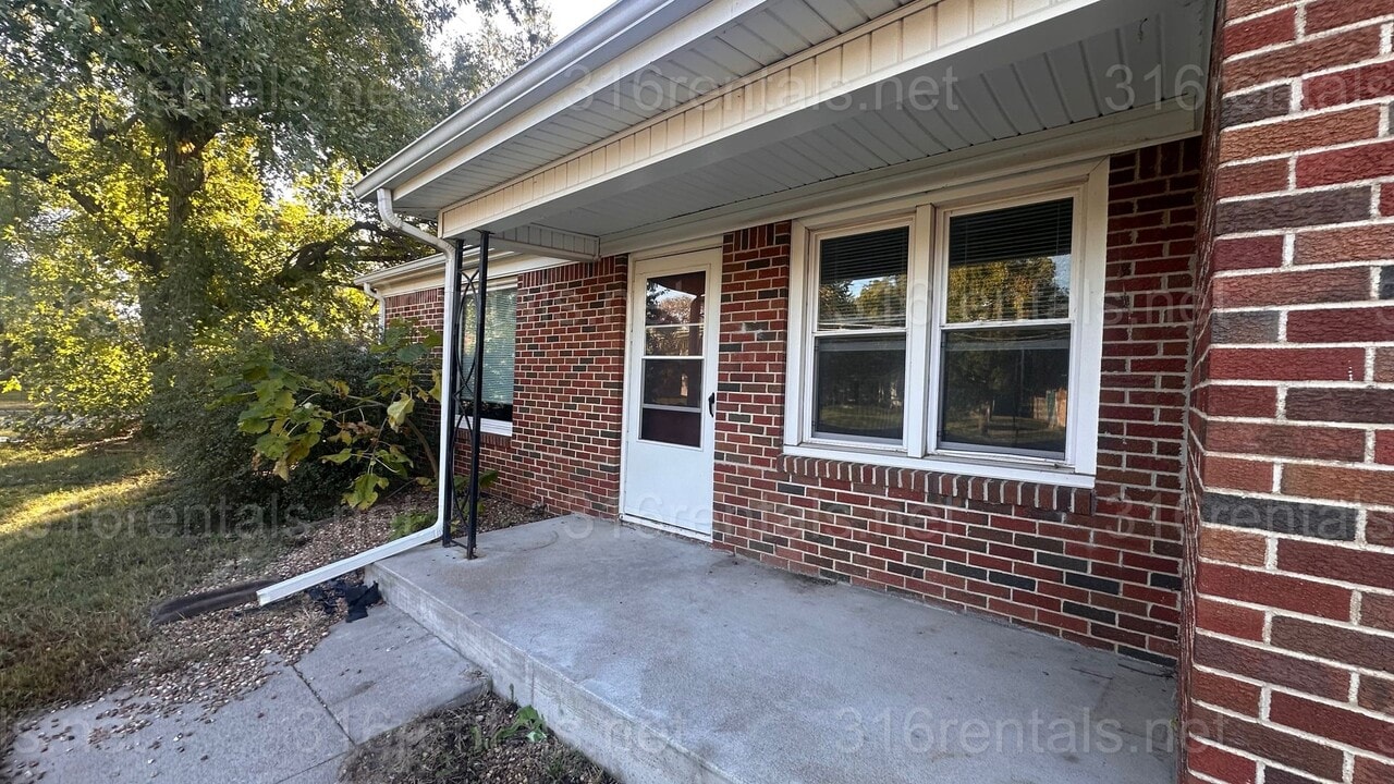 3415 West 2nd St N in Wichita, KS - Building Photo