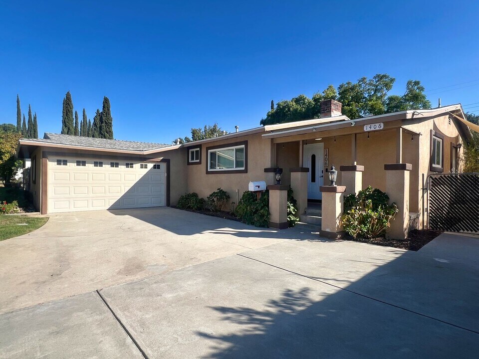 1406 E Colton Ave in Redlands, CA - Building Photo