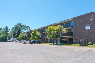 352 Dacey Rd in Sault Ste Marie, ON - Building Photo - Building Photo