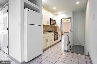 1327 Snyder Ave in Philadelphia, PA - Building Photo - Building Photo