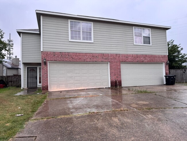 6427 Waldron Dr in Houston, TX - Building Photo - Building Photo