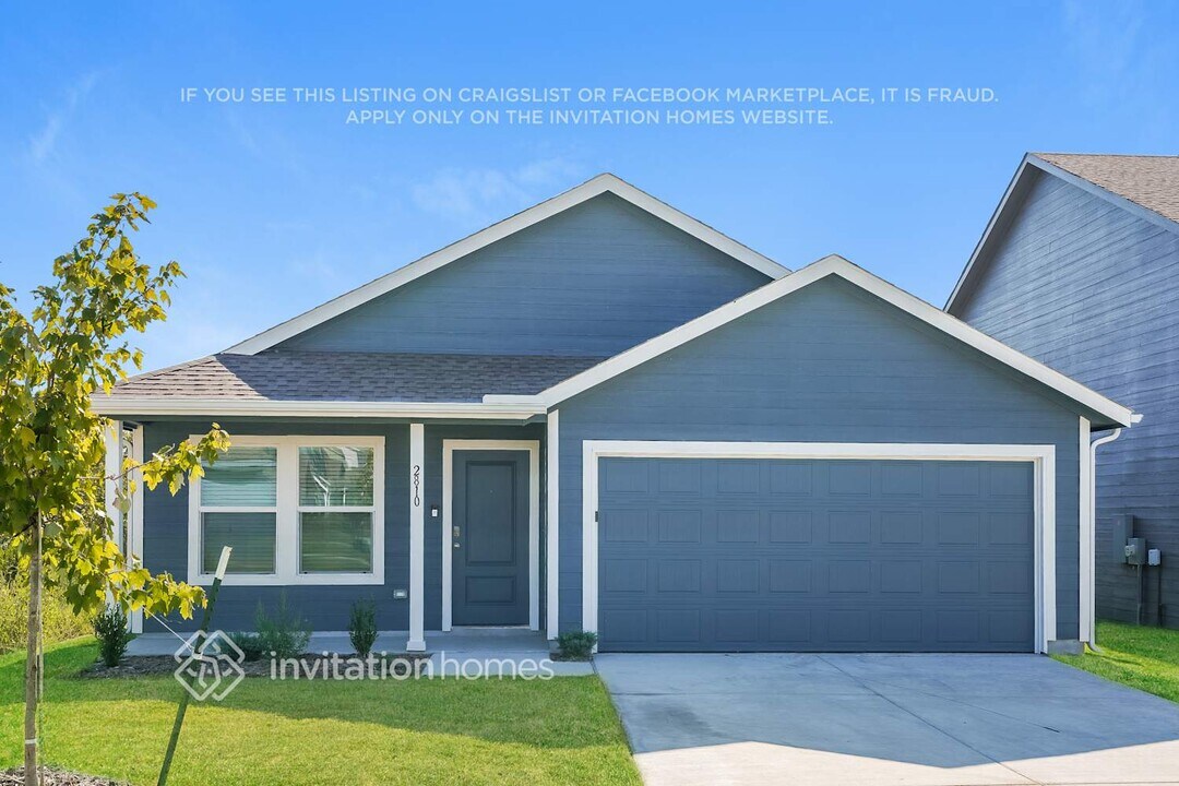 2810 Silent Wy in Crandall, TX - Building Photo