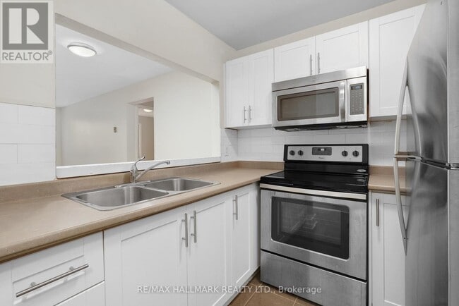 170 Grove St E in Barrie, ON - Building Photo - Building Photo