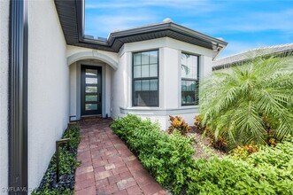 6754 Pennyroyal Dr in Naples, FL - Building Photo - Building Photo