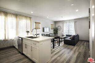 1559 1/2 S Harvard Boulevard Unit in Los Angeles, CA - Building Photo