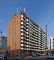 Moore Place in Toronto, ON - Building Photo