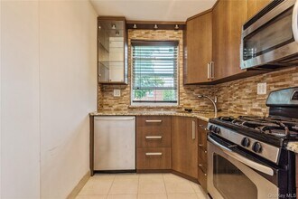 260-40-260-74 74th Ave in Queens, NY - Building Photo - Building Photo