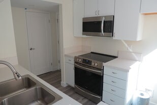 6455 Kanan Dume Rd, Unit MalibuGardens in Malibu, CA - Building Photo