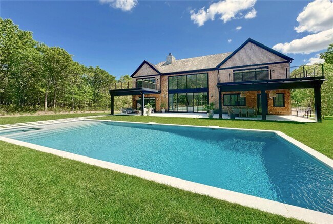 780 Sagg Rd in Southampton, NY - Building Photo - Building Photo
