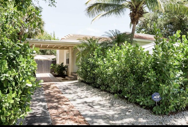515 Ardmore Rd in West Palm Beach, FL - Building Photo - Building Photo