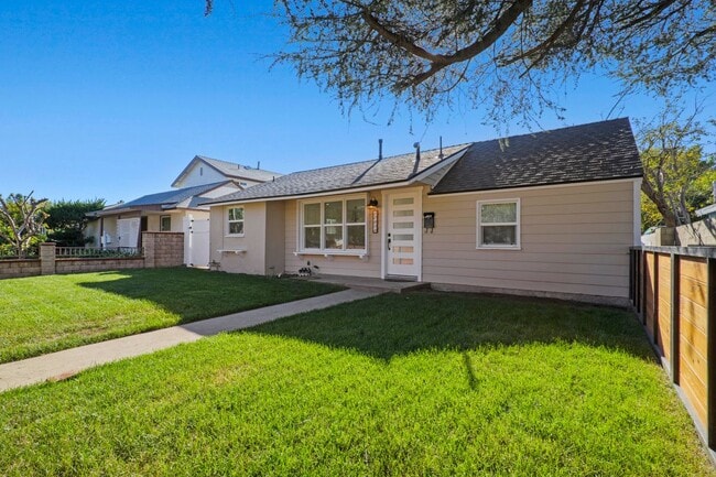 17434 Saticoy St in Los Angeles, CA - Building Photo - Building Photo