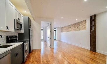 309 Weirfield St, Unit 1 in Brooklyn, NY - Building Photo - Building Photo