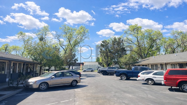 139 W 18th St in Merced, CA - Building Photo - Building Photo