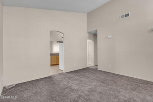 5958 Joe Manago St in El Paso, TX - Foto de edificio - Building Photo