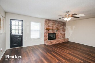 8513 Crestview Dr in North Richland Hills, TX - Building Photo - Building Photo