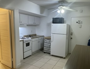 4800 Ocean Beach Blvd, Unit 102 in Cocoa Beach, FL - Building Photo - Building Photo