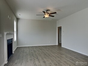320 Olde Pl in Zebulon, NC - Foto de edificio - Building Photo