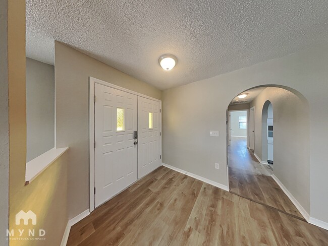 10327 Lansfield St in Spring Hill, FL - Building Photo - Building Photo