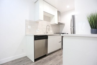 1757 N Kingsley Dr-Unit -104 in Los Angeles, CA - Building Photo - Building Photo
