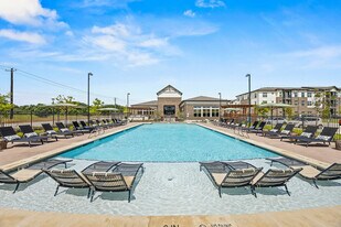 Marlowe Denton in Denton, TX - Building Photo