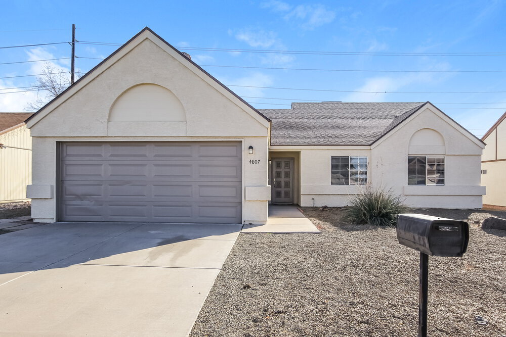 4807 W McRae Way in Glendale, AZ - Building Photo