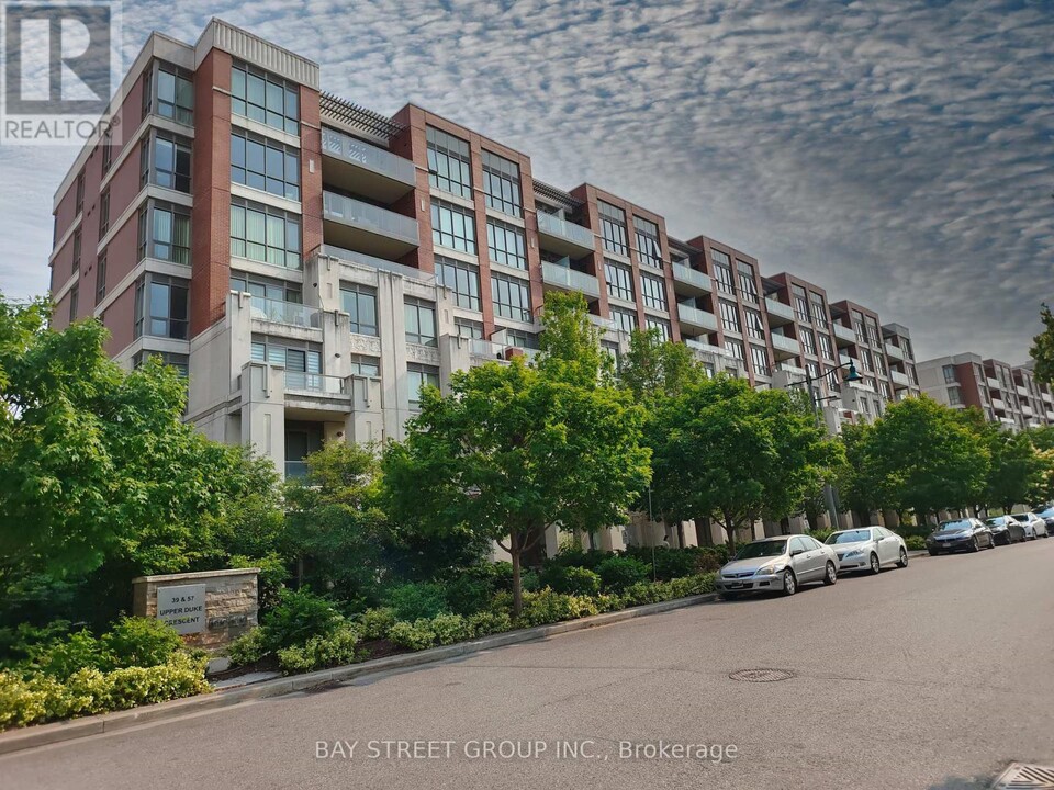 39-439 Upper Duke Crescent in Markham, ON - Building Photo