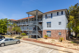 Royal Gulf Apartment Homes in Biloxi, MS - Building Photo - Building Photo