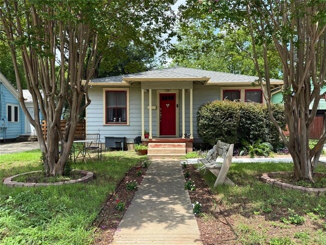 property at 1008 E 38th 1/2 St
