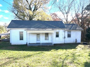 610 2nd Ave in Lawrenceville, VA - Foto de edificio - Building Photo