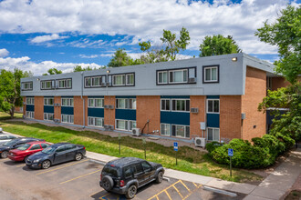 Park at Penrose Apartments in Colorado Springs, CO - Foto de edificio - Building Photo