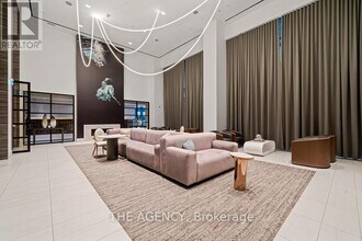 39 Roehampton Ave in Toronto, ON - Building Photo - Building Photo