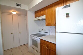 14308 Hanging Moss Cir in Tampa, FL - Building Photo - Building Photo