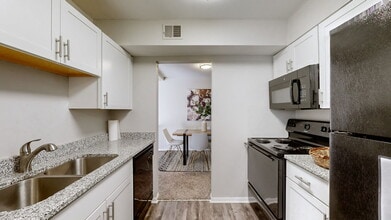 Halsey Flats in Louisville, KY - Building Photo - Building Photo