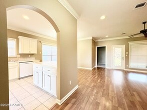 121 Troubadore Dr in Youngsville, LA - Building Photo - Building Photo