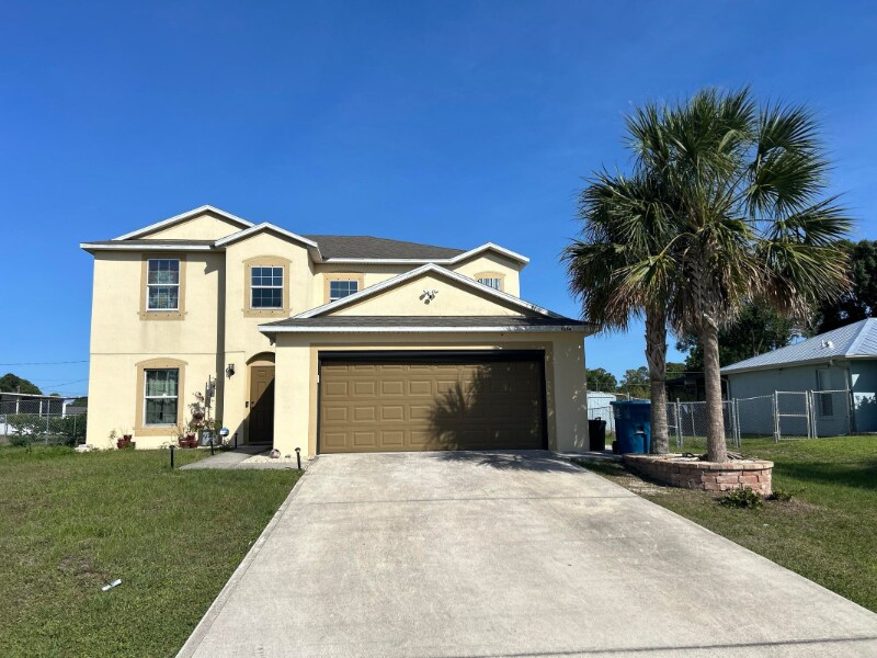 1334 Lotus St SE in Palm Bay, FL - Building Photo