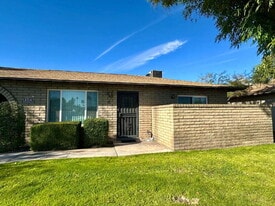 6514 S Lakeshore Dr in Tempe, AZ - Building Photo